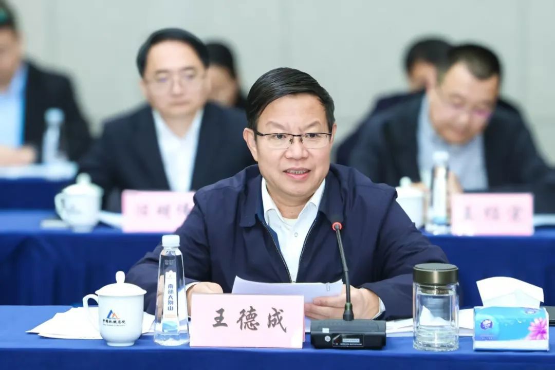 五粮液集团党委副书记、副董事长、总经理邹涛一行到访集团